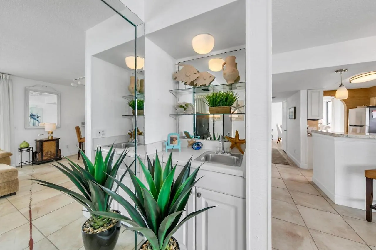 Mainsail 131 - Beachfront 2Br With Free Seasonal Beach Service Destin 0*,